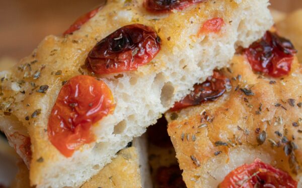 Traški, puri, aromatinga: kaip iškepti itališką duoną, kuri pranoks net kepyklose paruoštą fokačą?