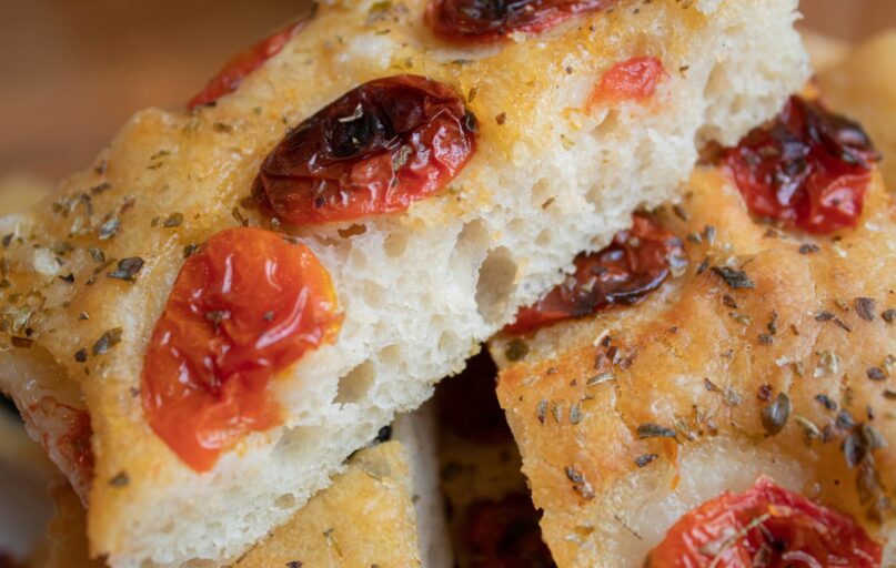 brown bread with red sauce