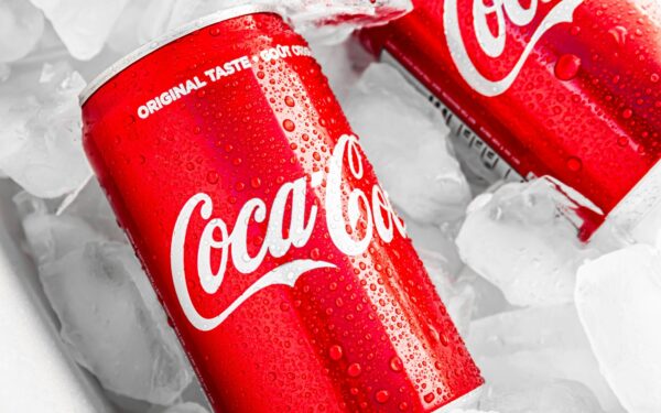 Chemikas atskleidė: štai kaip pasigaminti gėrimą, kuris skonio nesiskiria nuo „Coca-Cola“