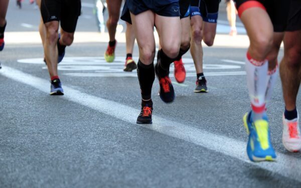 Maratonas ir širdis – ar ilgų bėgimų baimės pagrįstos? Naujas tyrimas atskleidžia realybę