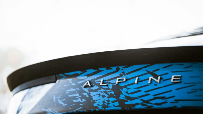 Istorinis „Alpine“ šuolis: elektrinių automobilių šovė į neregėtas aukštumas, to nesitikėjo niekas