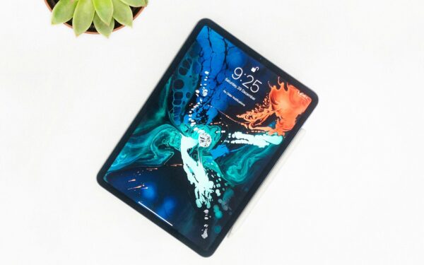 „Apple“ įspėja visus: jei dar neatsinaujinote seno „iPhone“ ar „iPad“, galite tapti įsilaužėlių taikiniu