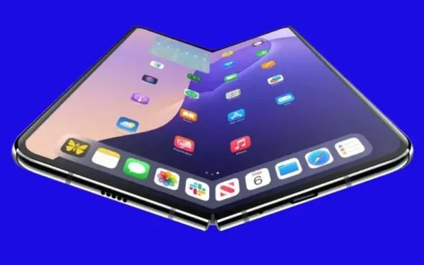 Gigantas ruošia atsaką „Samsung“? Ką atskleidžia naujausi „iPhone Fold“ raportai