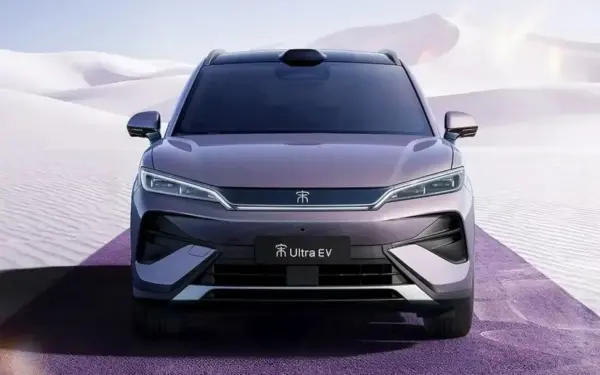 Kinijos gamintojai nepaliauja stebinti: pristatytas elektrinis visureigis su puikiu nuvažiuojamu atstumu