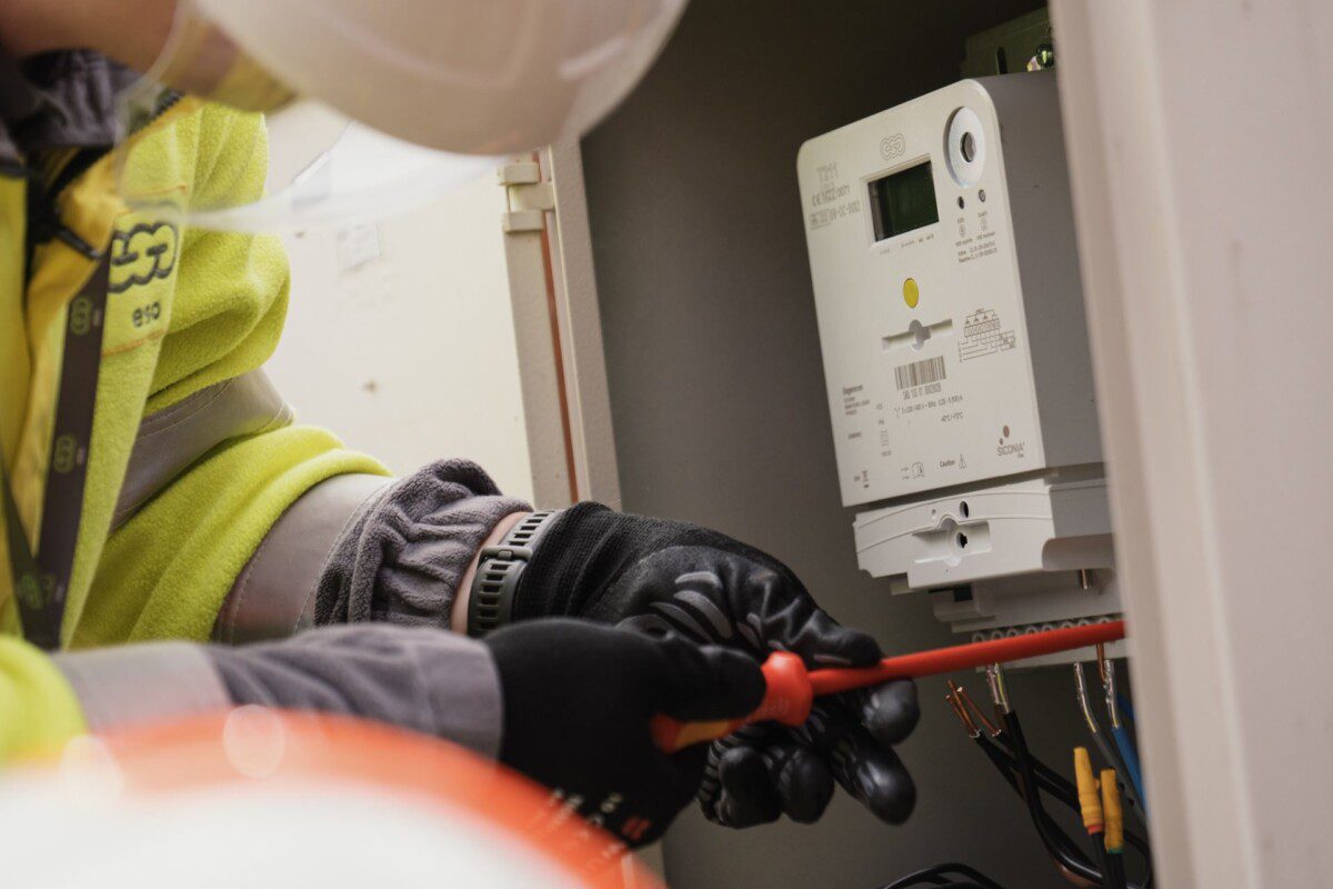 Elektros sąskaitos tuština piniginę? Tučtuojau patikrinkite šį dalyką, sutaupysite krūvas pinigų