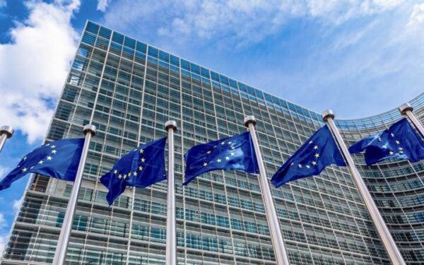 Kyjivas nenori simbolinės vietos: Ukraina atmeta bet kokią „ribotą“ narystę Europos Sąjungoje