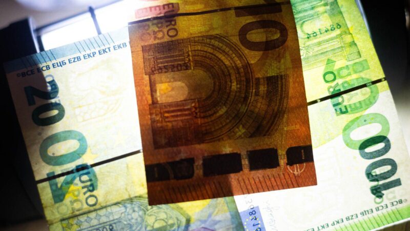 Bankas siunčia kritinį įspėjimą, rekomenduojama svarbius veiksmus atlikti iš anksto