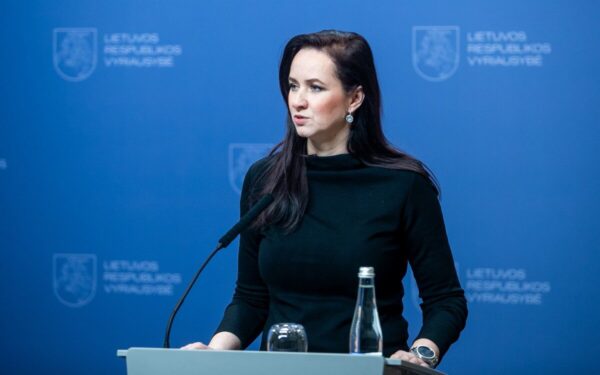 Istorinis balsavimas dėl Kapčiamiesčio poligono: kokia iš tiesų premjerės nuomonė apie prieštaravusius jam?