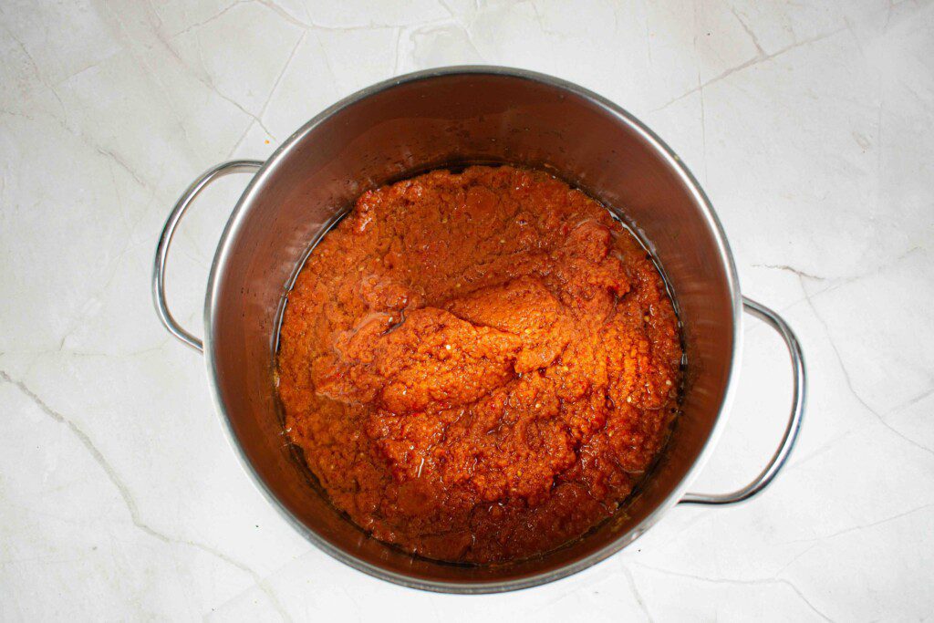 Jautienos troškinys daržovių padaže. Piurė