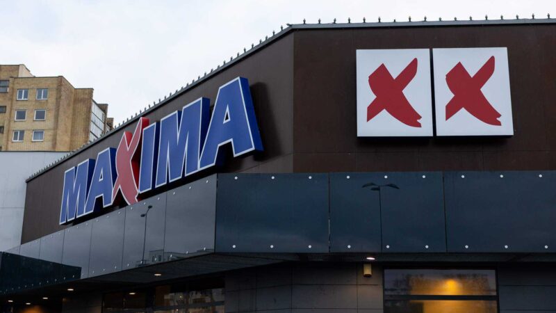 Skubėkite, kol neiššlavė: „Maxima“ skelbia rekordišką kainų griūtį iki 25 proc., bet lentynos greitai tuštėja