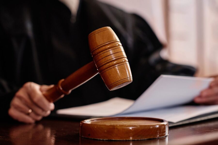 Teismas skelbs nuosprendį tvirkinimo byloje: paaiškės, kokia bausmė skiriama už tokį nusikaltimą