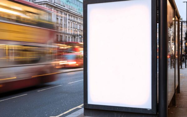 Ruošiami pokyčiai lauko reklamai: siūloma uždrausti tai, kas daro neigiamą poveikį vaikams