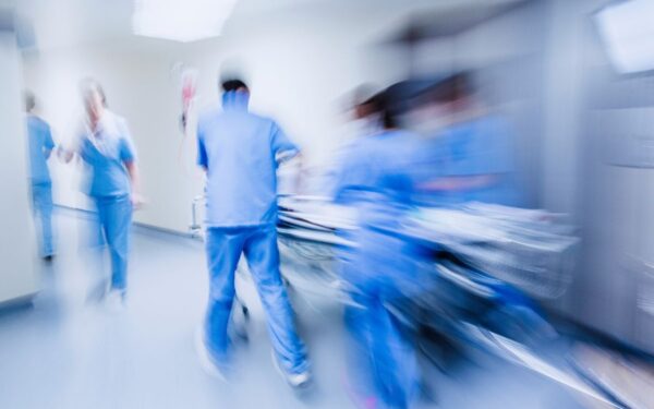 Skubiai pristatytas į ligoninę: įtariamas paauglio apsinuodijimas narkotikais