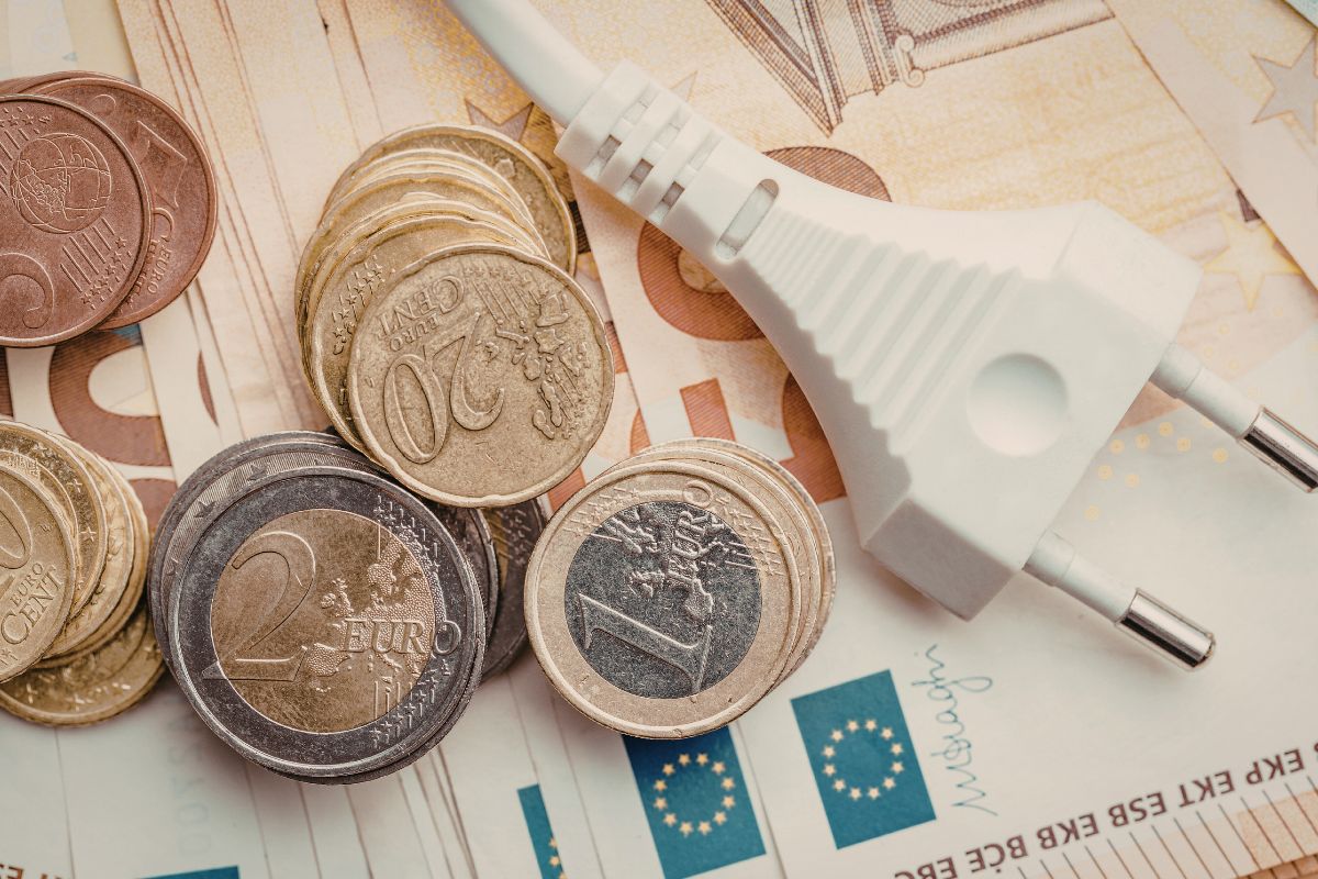 Elektros kainų šuolis atsispindės sąskaitose: kurie gyventojai mokės daugiau