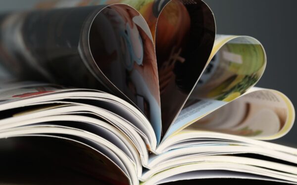 Į Vilniaus areštinę atkeliavo „ypatinga“ siunta: kas slėpėsi žurnalų puslapiuose?