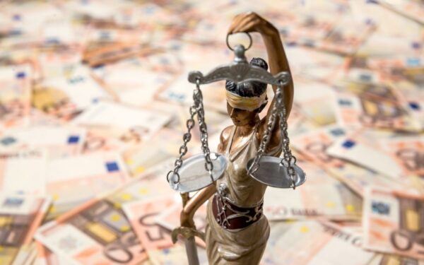 Teismas tarė paskutinį žodį: nuogas šokęs prieš paaugles nuteistas, sprendimas neskundžiamas