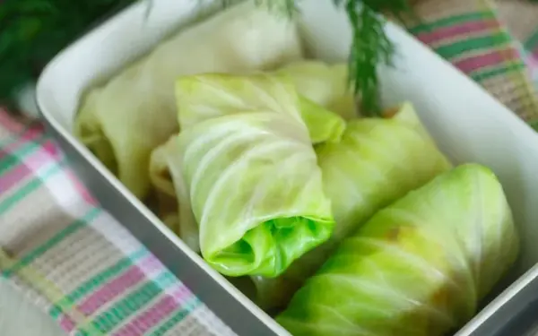 Daug kas sugadina balandėlius dar prieš juos suvyniodami: štai klaida, kuri paverčia įdarą lipnia mase