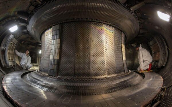 Dirbtinis intelektas gali perpus sutrumpinti atominių elektrinių statybas ir sumažinti kaštus