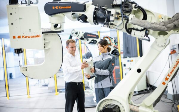 Prasideda robotų revoliucija: gamykla Kinijoje ruošiasi masinei humanoidų prekybai