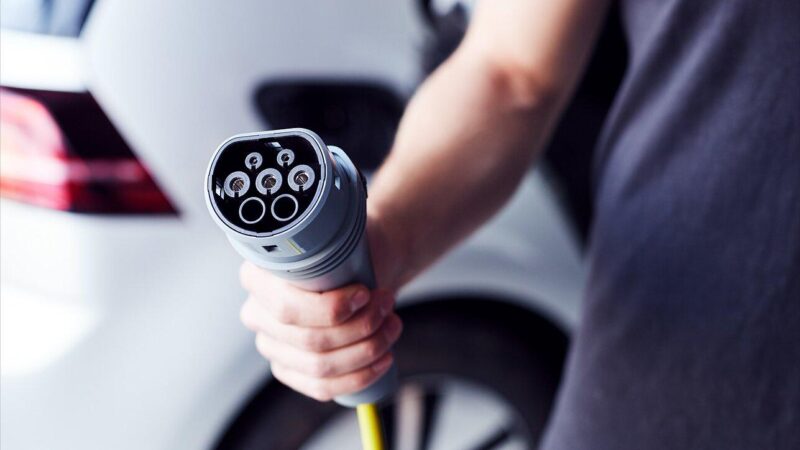 Pamirškite apie benzininius ir dyzelinius automobilius, šis elektromobilių pranašumas nustebins