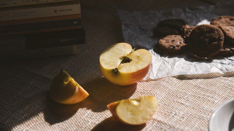 Tikras interneto hitas: vos per kelias minutes paruošiami sausainiai su obuoliais