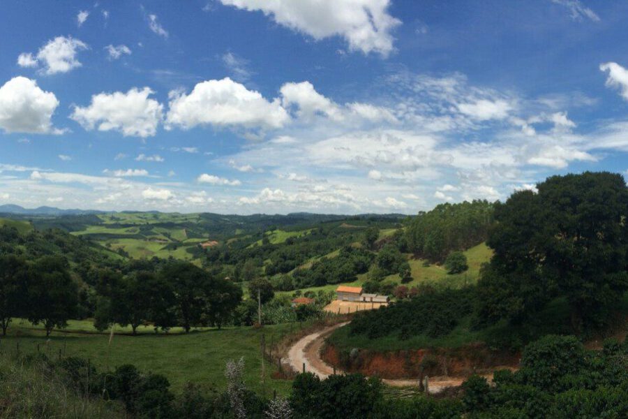 Galimas meteoritas Brazilijoje? Mįslingos nuolaužos iš dangaus sukėlė paniką, kas iš tiesų nukrito?
