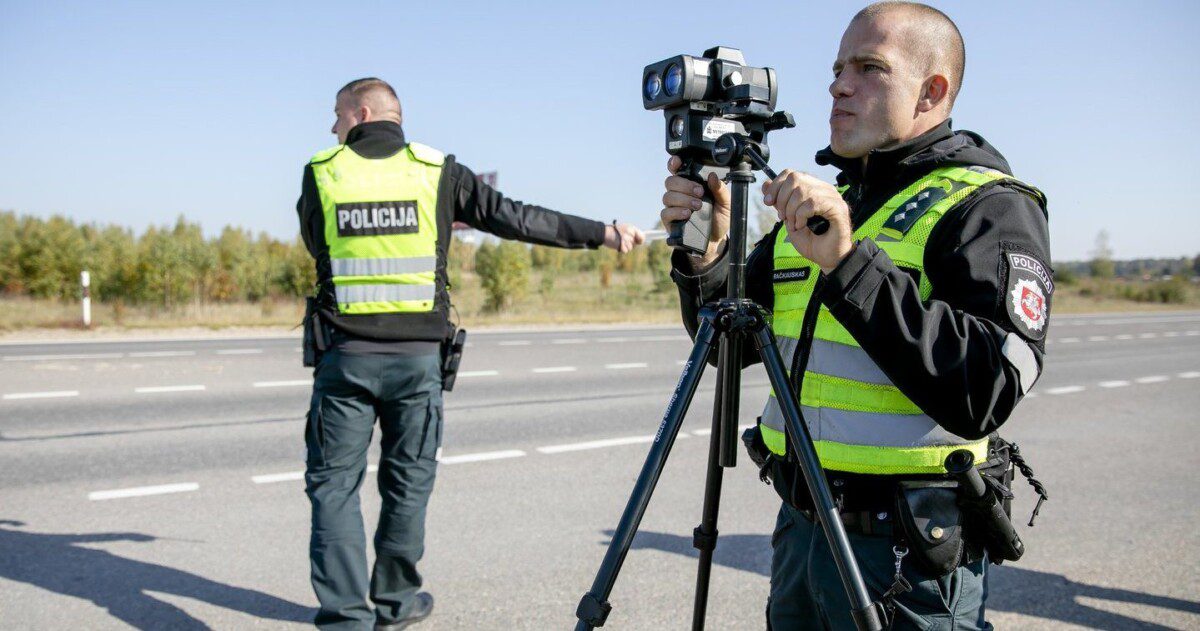 Netikėti greičio matuoklių spąstai: šis visiškai naujas radaras fiksuoja ne tik jūsų greitį