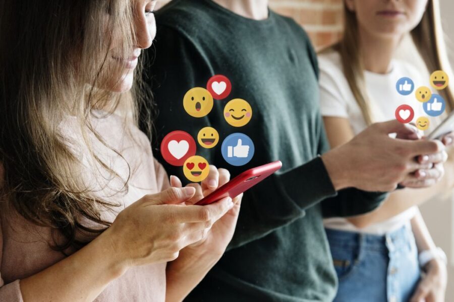 ES ruošia griežtą ribą: socialiniams tinklams gali būti nustatytas minimalus amžius, kuris pakeis jaunimo kasdienybę