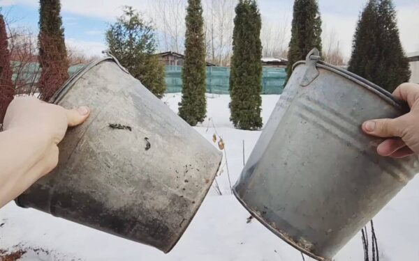 Neišmeskite senų kibirų: sodininkai šiuos triukus slepia, sode jie taps nepakeičiami pagalbininkai