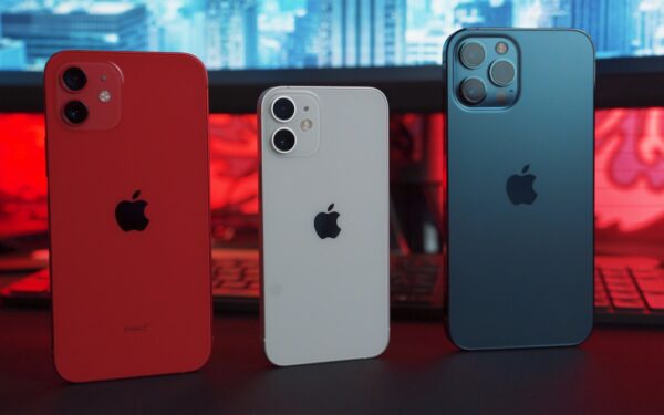 Kaip tinkamai įkrauti „Apple“ telefonus? Specialistai įvardijo dažniausias naudotojų klaidas