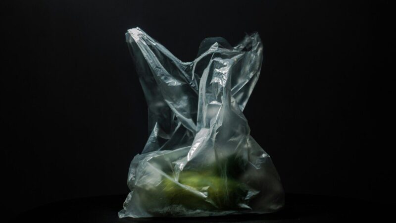 Žiemą plastikiniai maišeliai praverčia labiau, nei manote: štai keli būdai