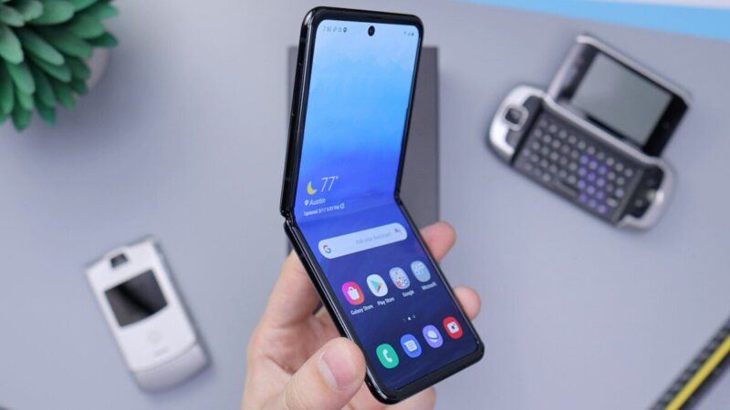 Nutekinta informacija stebina: sulankstomas telefonas gali turėti didžiausią bateriją istorijoje