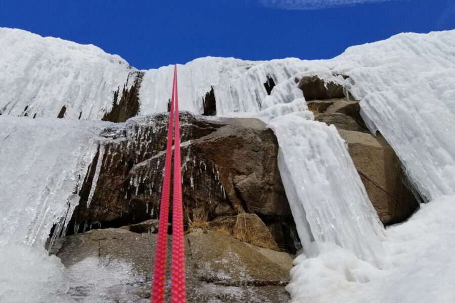 Antarktidoje vėl pasirodė „kruvinasis” krioklys: paaiškėjo, kas iš tiesų teka iš ledo