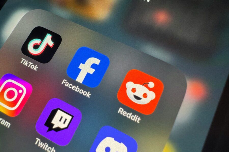 Naujas socialinis tinklas sprogo populiarumu, bet jau skęsta skandale