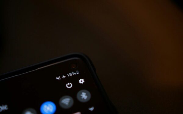Šios populiarios programėlės žaibiškai sekina telefono bateriją, bet daugelis to net nenutuokia