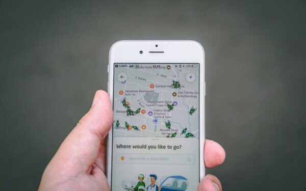 Pavėžėjimo milžinės prognozė nuvylė rinką: akcijos smuko dviženkliu tempu po silpnesnių rezultatų