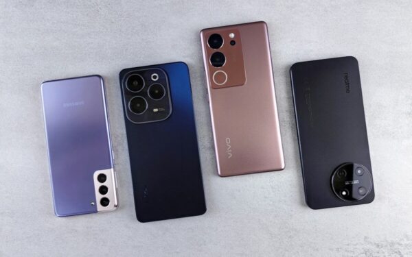 Vivo V70 prieš Oppo Reno 15: palyginome du lengvuosius flagmanus, kuris labiau vertas jūsų pinigų?