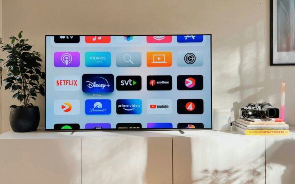 Mokate ne už prekės ženklą: štai kas labiausiai išpučia OLED televizorių kainą