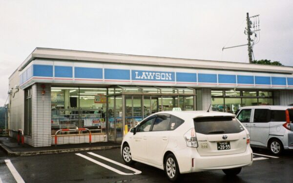 „Honda” pelnas per metus nukrito beveik perpus: priežastys kelia nerimą visai pramonei