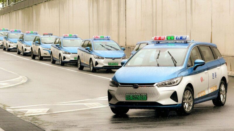 „Tesla“ projektas pasmerktas žlugimui? Robotaksi sukėlė 14 avarijų, ar tai tikrai saugu?