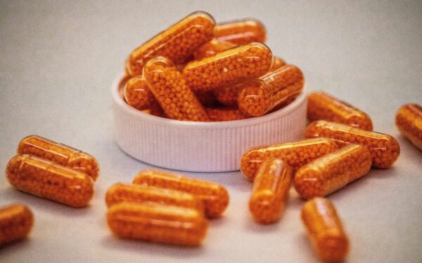 Gydytojai įspėja: vienus vitaminus vartokite tik ryte, kitus tik vakare, kitaip jie neveiks