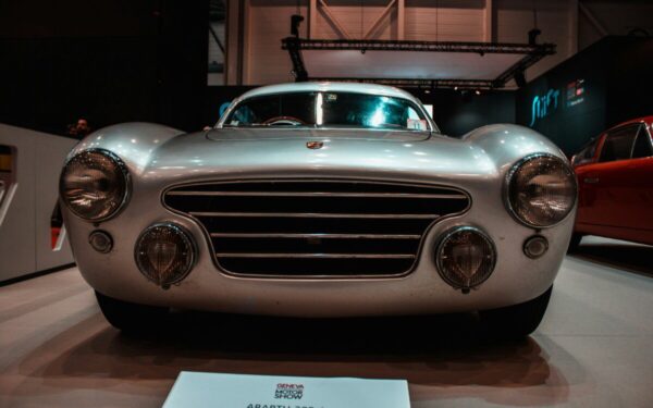 Italų sportinių automobilių legenda tapo elektrine: naujasis modelis stebina galia ir absurdiškai žema kaina