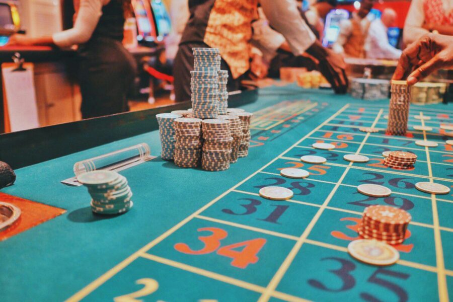 Azartinių lošimų skandalas teisme: „Olympic Casino“ stoja prieš valstybę dėl milijonų