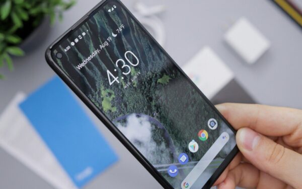 Ekspertai nustatė 2026 m. telefonų kainos ir galios čempionus: šie modeliai užims rinką