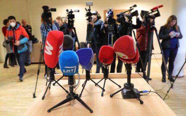 Auga šalies valdžios slaptumo kaina: siūloma griežtinti baudas už informacijos slėpimą nuo žiniasklaidos