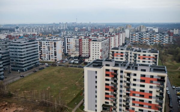 Pardavimai auga, pasiūla traukiasi: kas vyksta Vilniaus NT rinkoje?