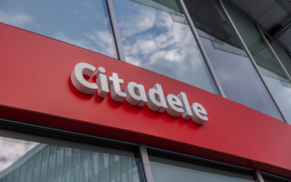 Lietuviai investuoja dažniau nei kaimynai: lenkiame latvius ir estus