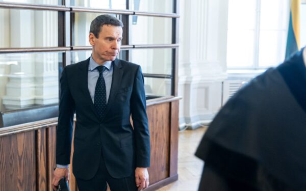 E. Masiulis ir V. Gapšys sėdi toliau, o R. Kurlianskis nepasiduoda: naujas bandymas atverti kalėjimo vartus