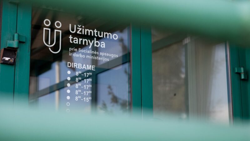 Rekordinė paklausa darbuotojams: nedarbas mažėja, bet ar tai tik laikinas efektas?