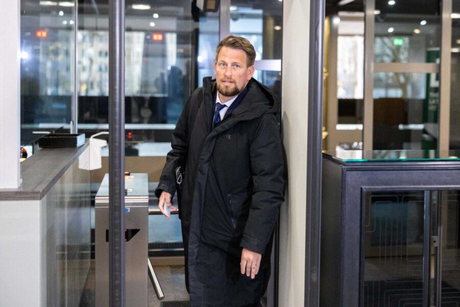 Pinigai iš šeimos narių ir gausybė grynųjų pinigų, kas iš tikrųjų finansuoja „Nemuno aušrą“?